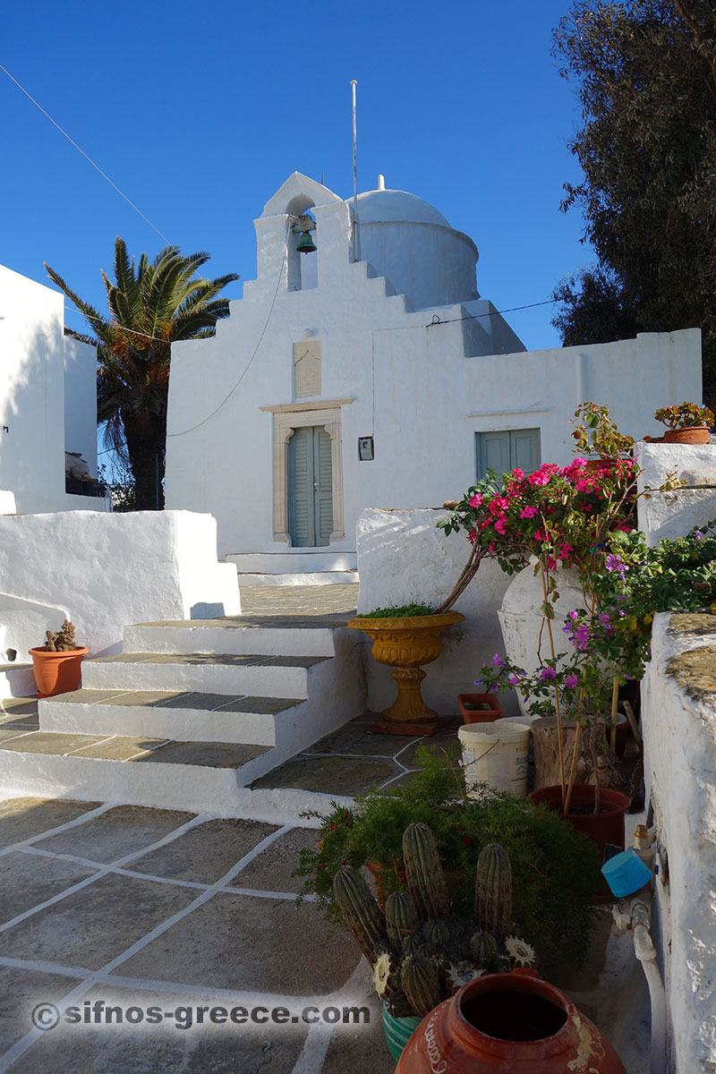 Die Kirche des Dorfes Ai Loukas